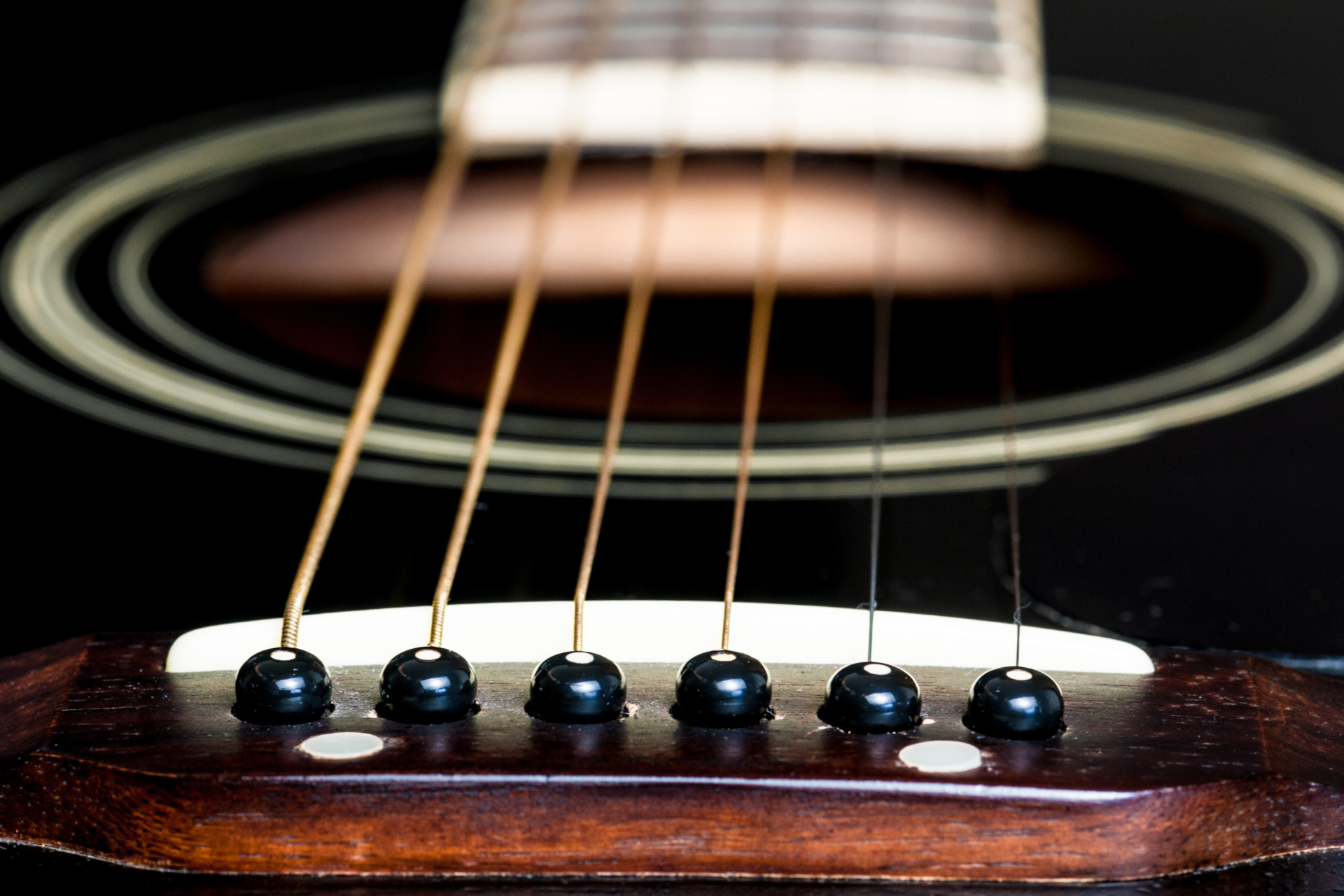 Choosing the Right Strings: A Comprehensive Guide to Guitar Strings